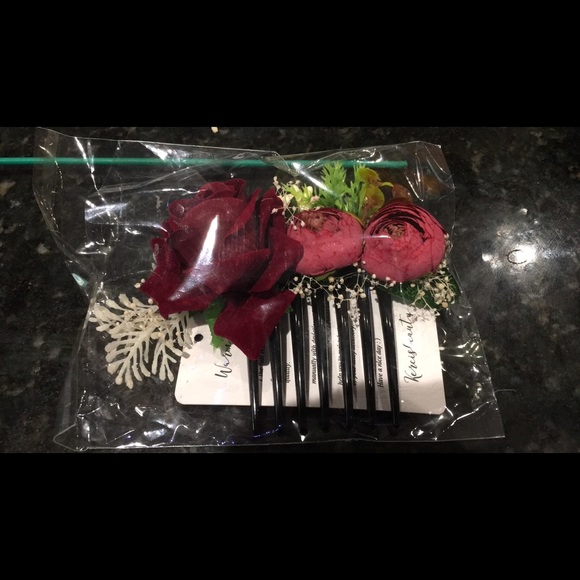 Fake flower hair clip - Picture 2 of 2